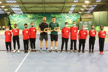 Weissborn_Sancic - Doubles Winners with ballkids_Foto: Corriero