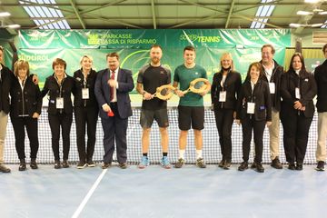 Weissborn_Sancic - Doubles Winners with comittee_Foto: Corriero